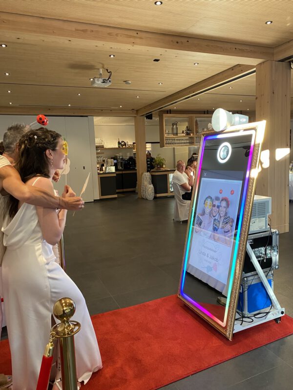 Fotobox / Fotospiegel / Magic Mirror zu vermieten – Bild 10