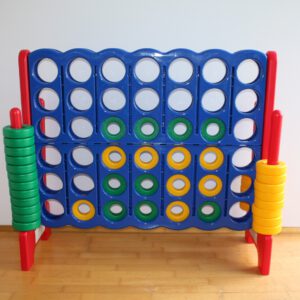 Vier-Gewinnt Spiel XXL 120 x 42 x 104 cm, zu vermieten